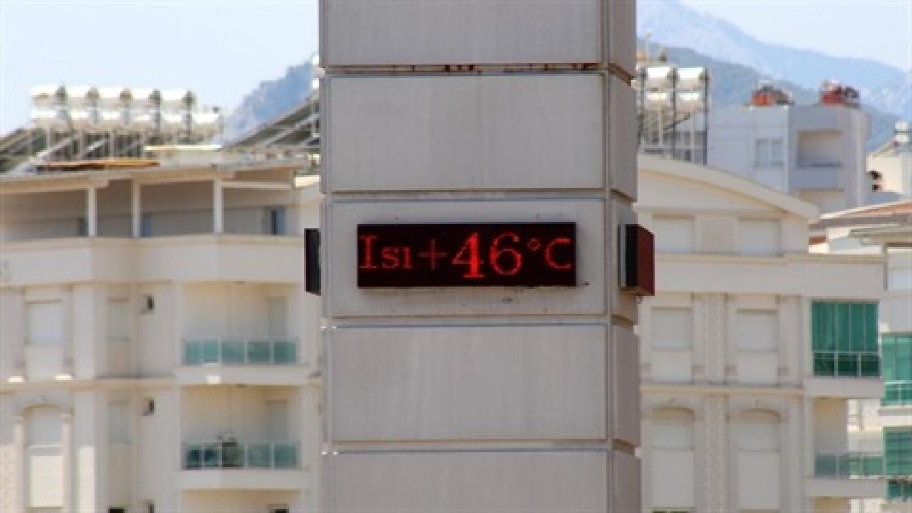 Şehir kavruldu, termometreler 46 dereceyi gösterdi!