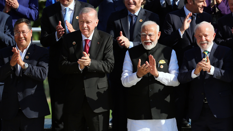 Erdoğan, G20 Liderler Zirvesi’nde aile fotoğrafı çekimine katıldı