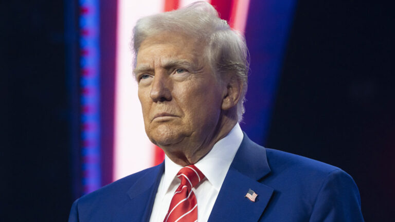 trumptan-yayinlara-tepki-iki-kanalin-lisans-iptalini-istedi-zyZnADpf.jpg