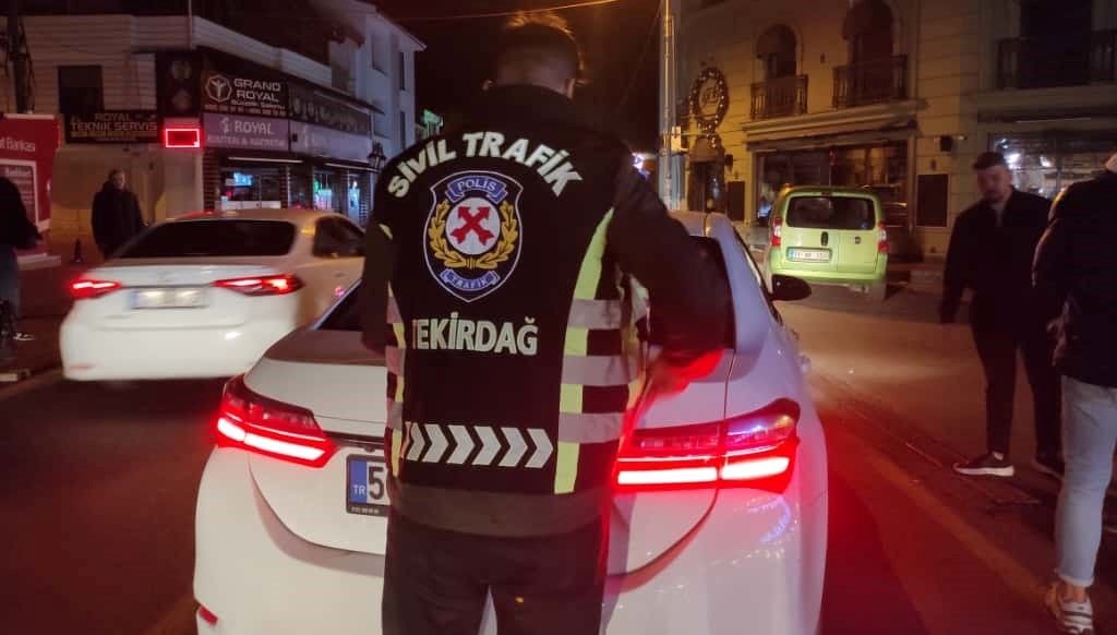 alkollu surucu sivil polisi vale saninca yakalandi OBGrM71d.jpg