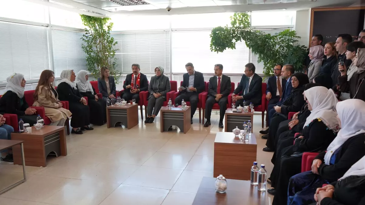 bakan bayraktar kendi petrolunu dogal gazini ureten turkiye cok daha guclu bir ulke olacak SRUYNnCl.jpg