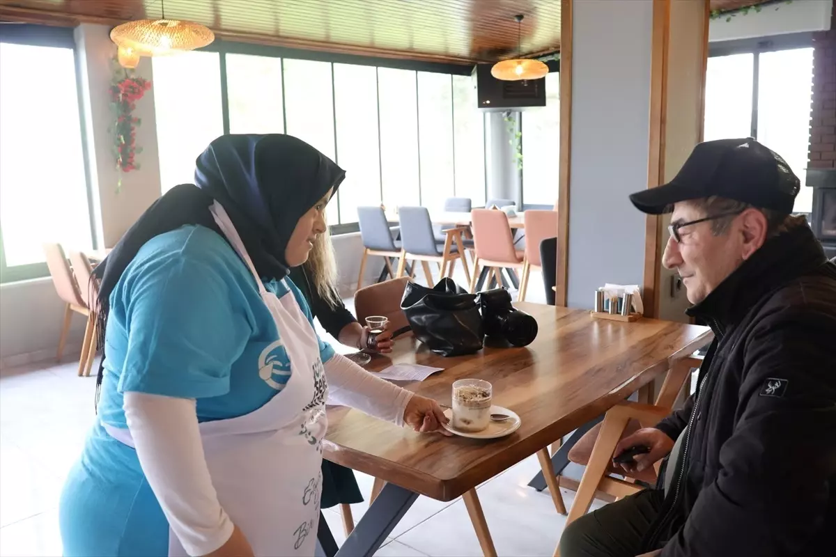 gulumseyen kafe ozel bireyler icin sosyal sorumluluk projesi qSsAsncA.jpg