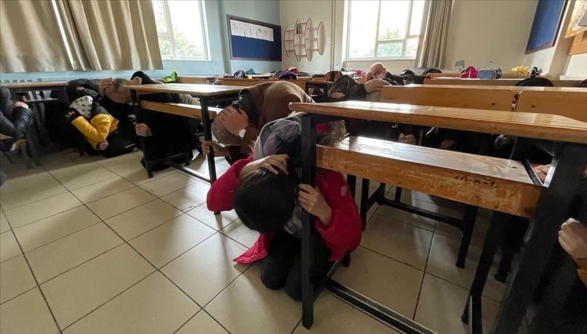 meb uyurdu yarin butun okullarda es zamanli yapilacak XkBEnVxU.jpg