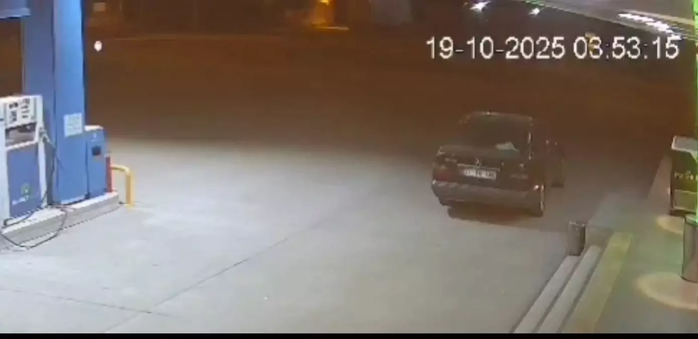 nusaybinde kaza arac akaryakit istasyonuna girdi RFXwXgGW.jpg