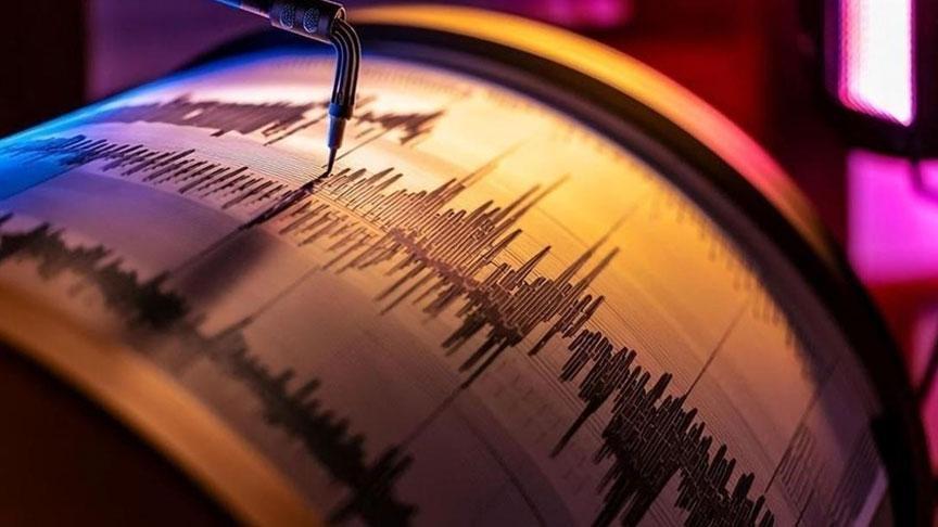 son dakika marmara denizinde 35 buyuklugunde deprem fqvM4Ju3