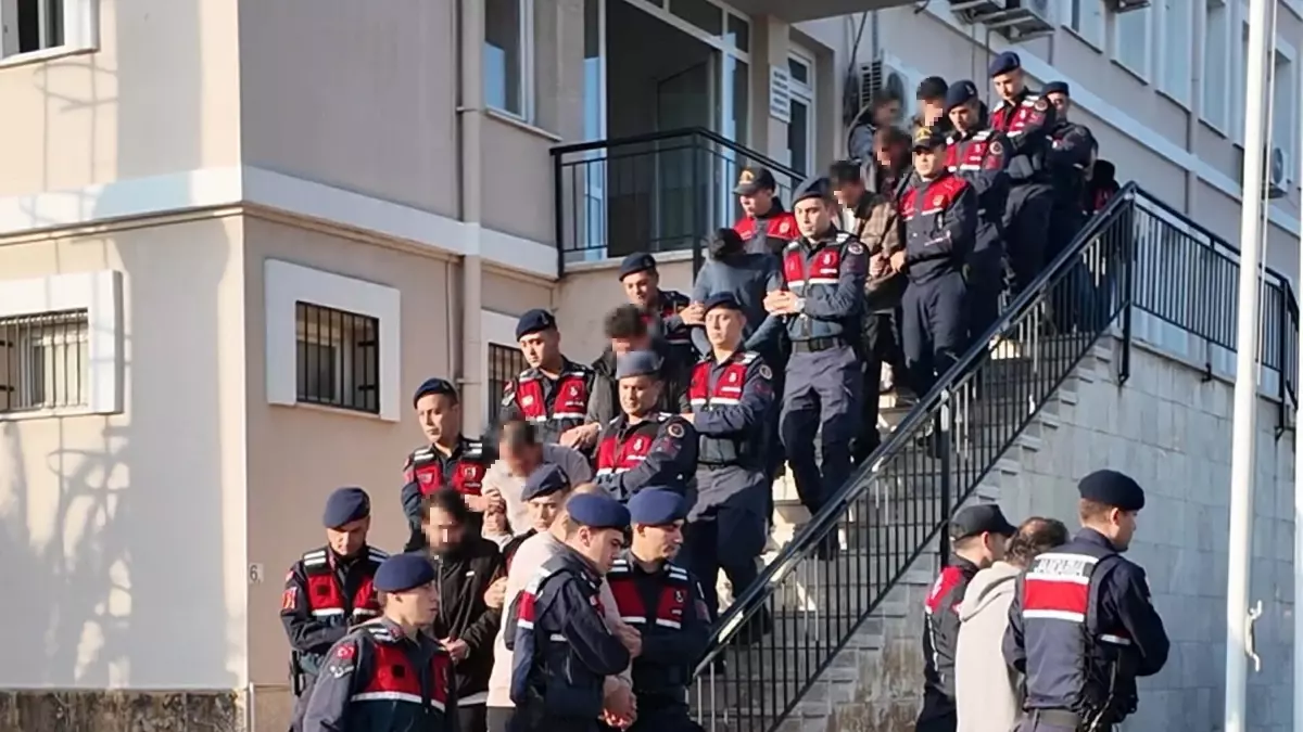 sahte borsa uygulamasina operasyon 12 tutuklama jW7Gcmc1.jpg