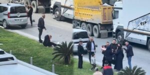 kazada-yaralanan-kadin-sinir-krizi-gecirdi-o-anlar-boyle-goruntulendi-AkvD2jVx