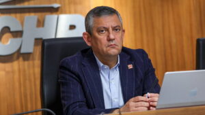 ozgur-ozelden-23-nisan-mesaji-o-en-buyuk-mirasini-bir-cocugun-kalbine-birakti-gJBEUOjJ