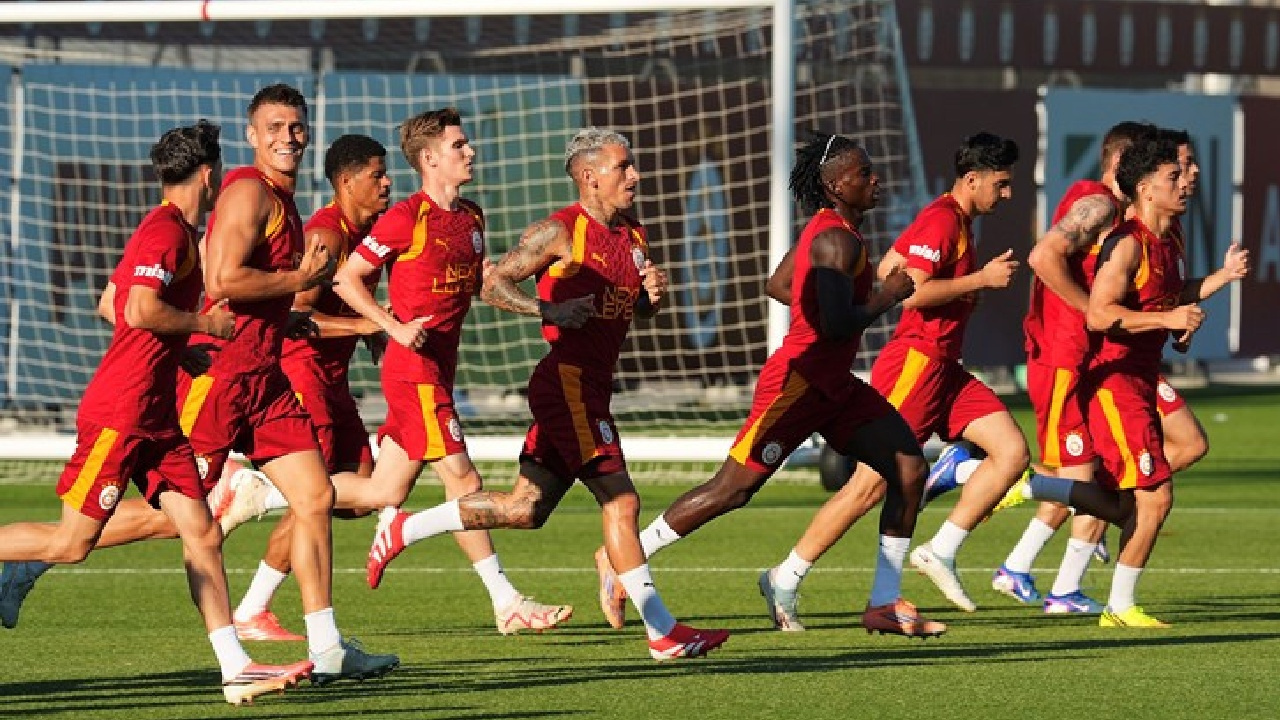 Galatasarayda imza atmaktan vazgectigi one suruldu hemen aciklama yapti D3vCROPr